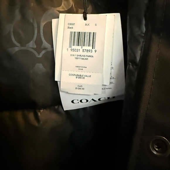 Coach 3-1 Shearling Parka 
Heavy jacket great for the winter . 
Quality Jacket - Picture 4 of 9